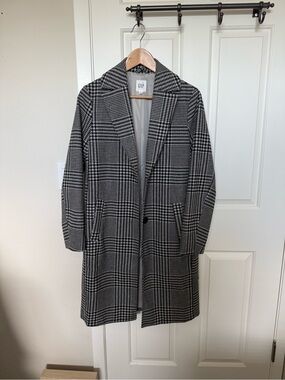 GAP Women’s Black and White Glen Plaid Coat